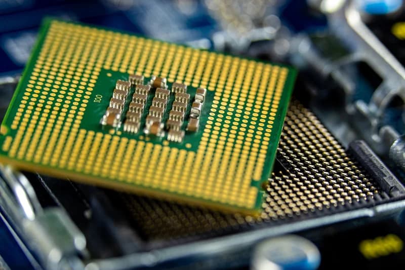 Semiconductor wafers representing TSMC's advanced-node revenue growth